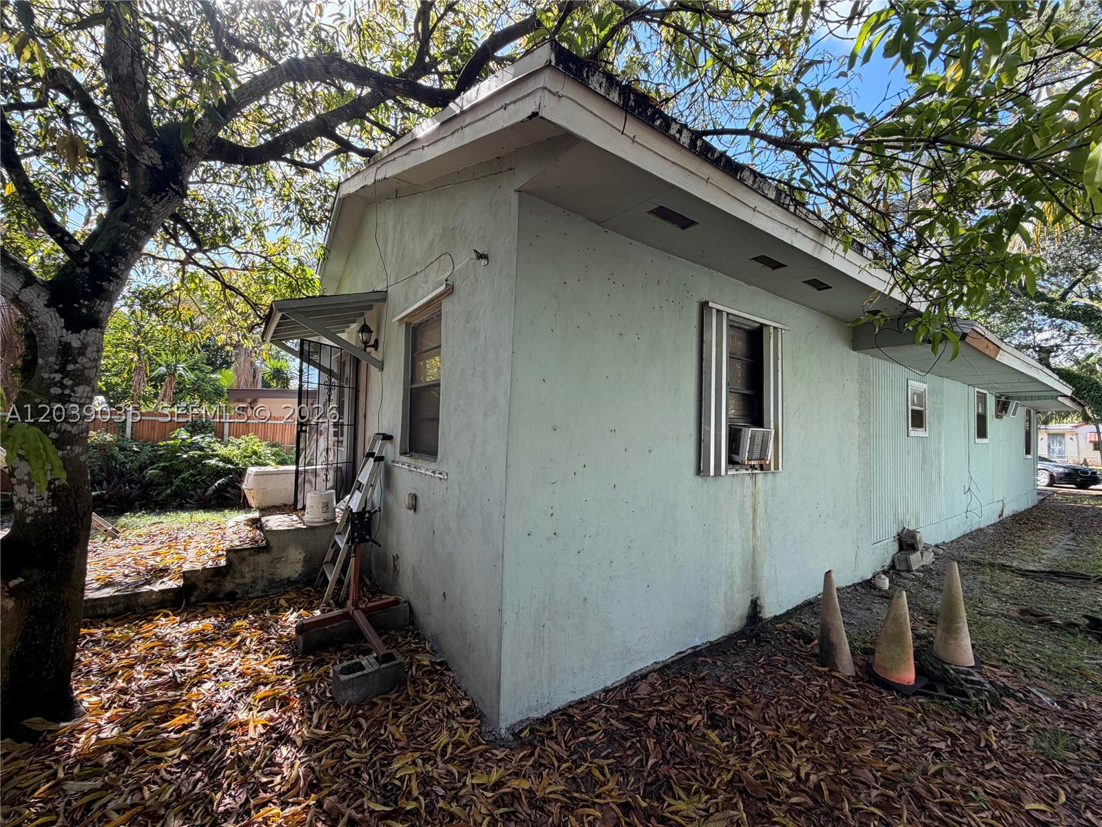 1885 Nw 113th Ter Property Photo 4