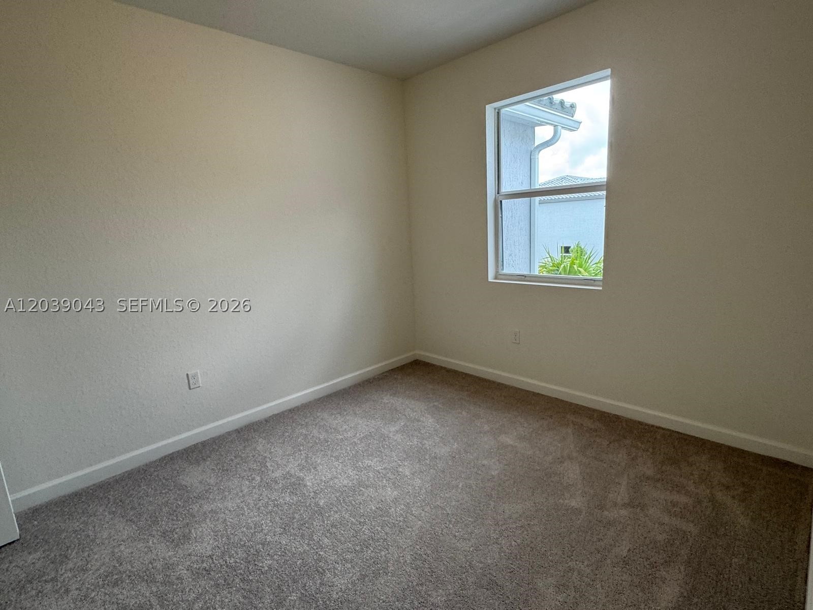 18402 Sw 2nd St Property Photo 4
