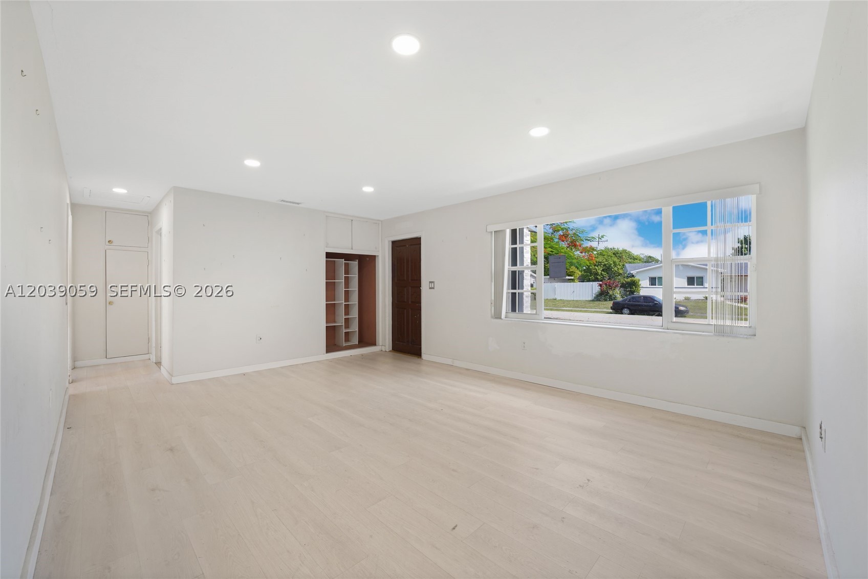 10051 Sw 13th Ter Property Photo 3