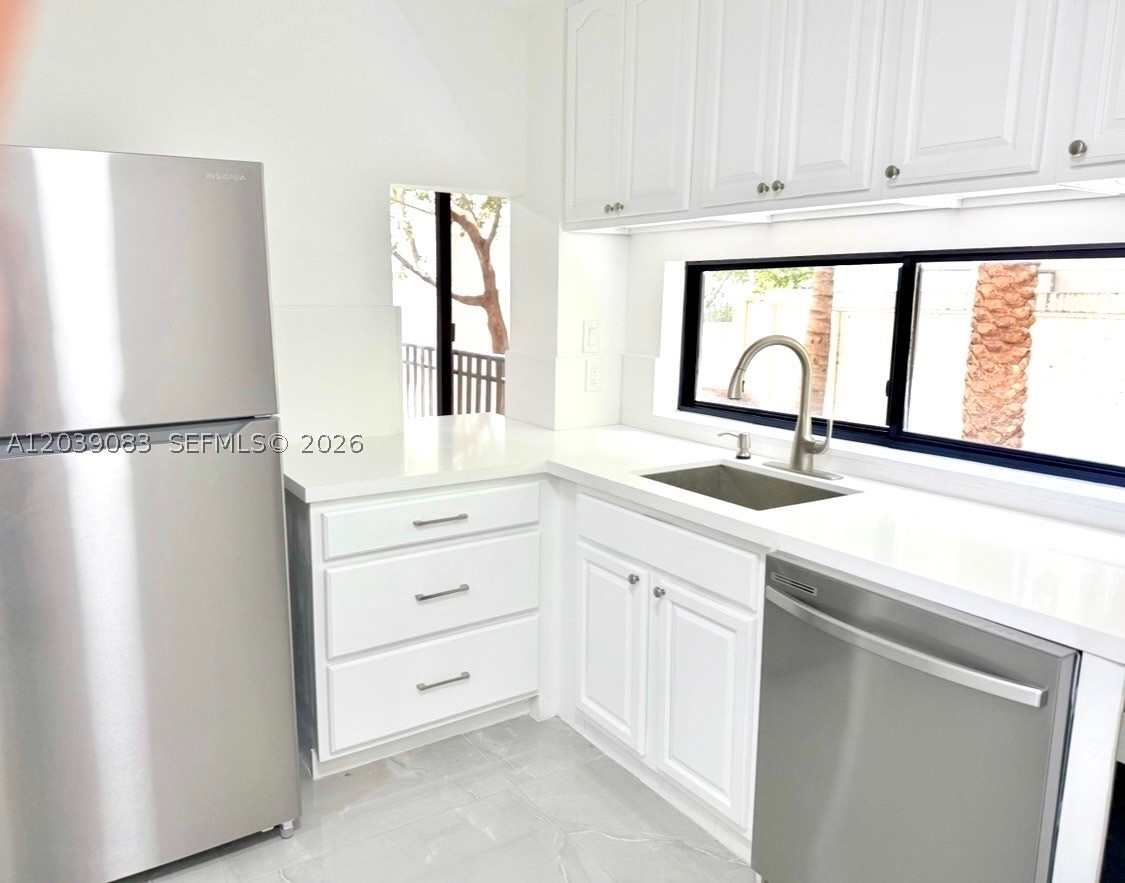 16909 N Bay Rd 116 Property Photo 7