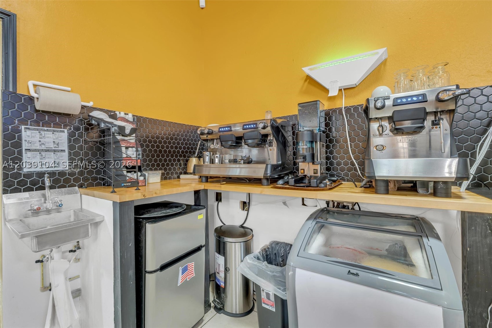 A12039104 Property Photo 14
