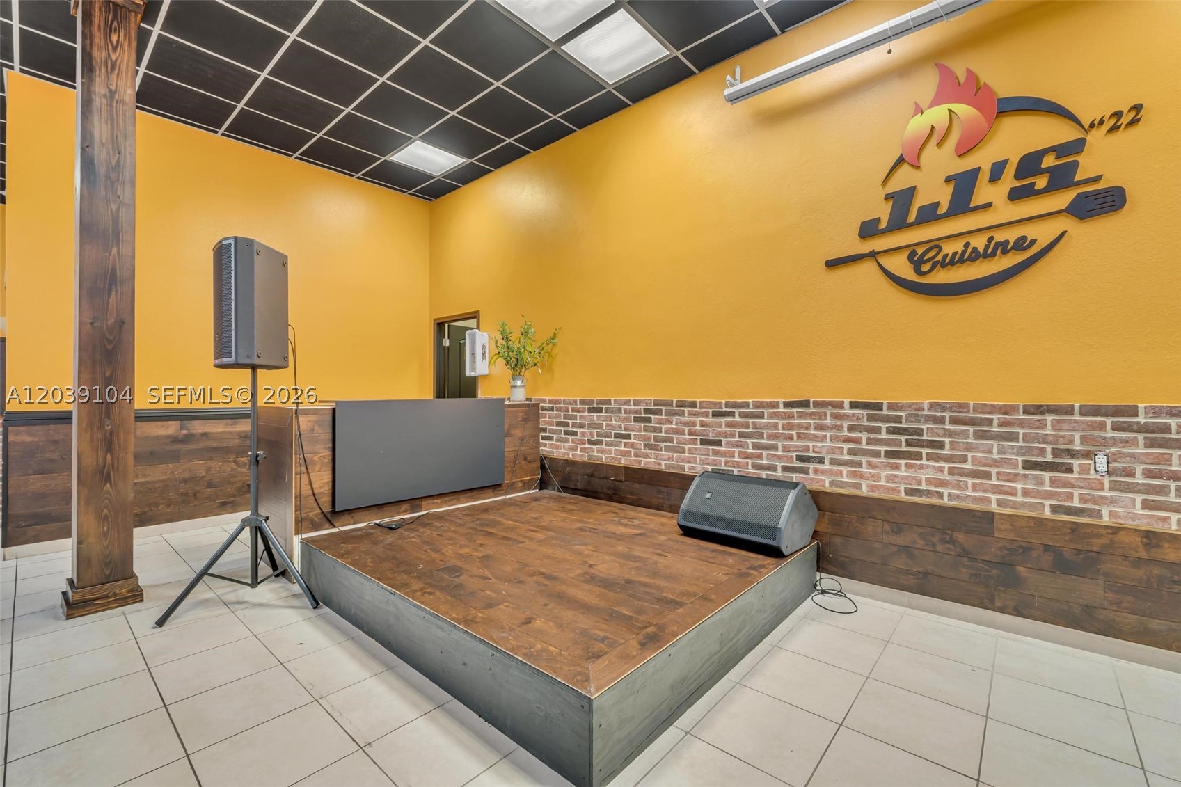 A12039104 Property Photo 21
