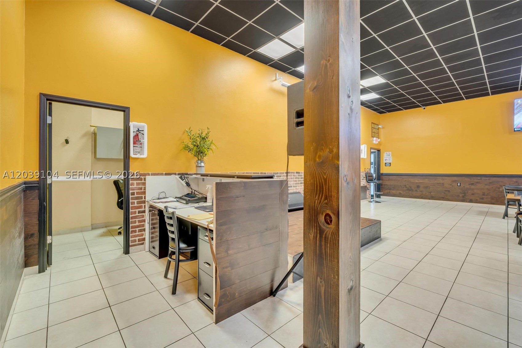 A12039104 Property Photo 42
