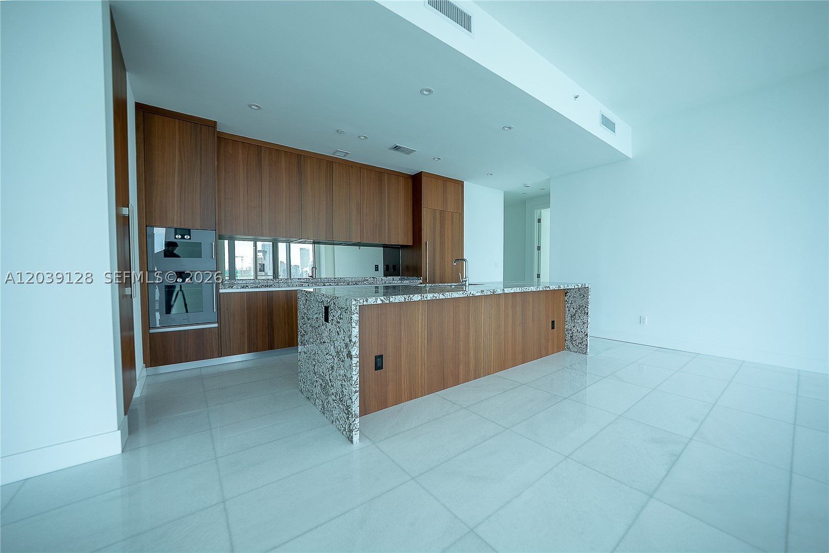 A12039128 Property Photo 3