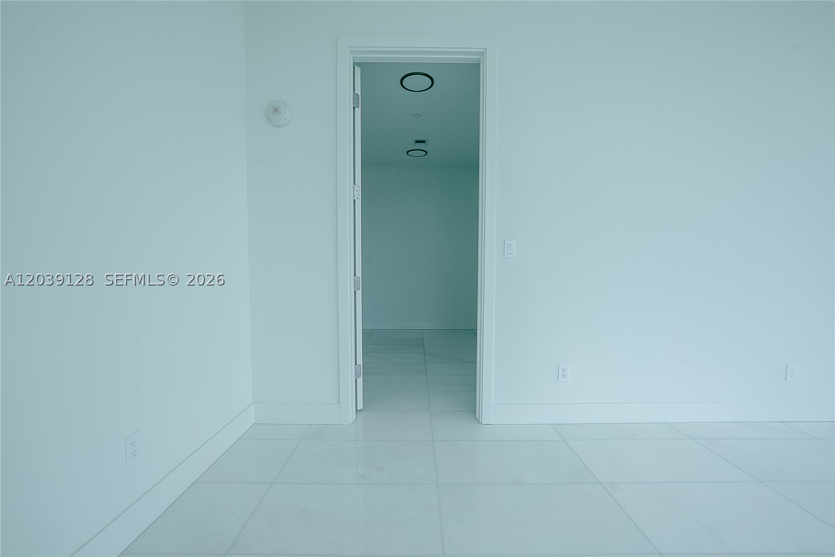 A12039128 Property Photo 12