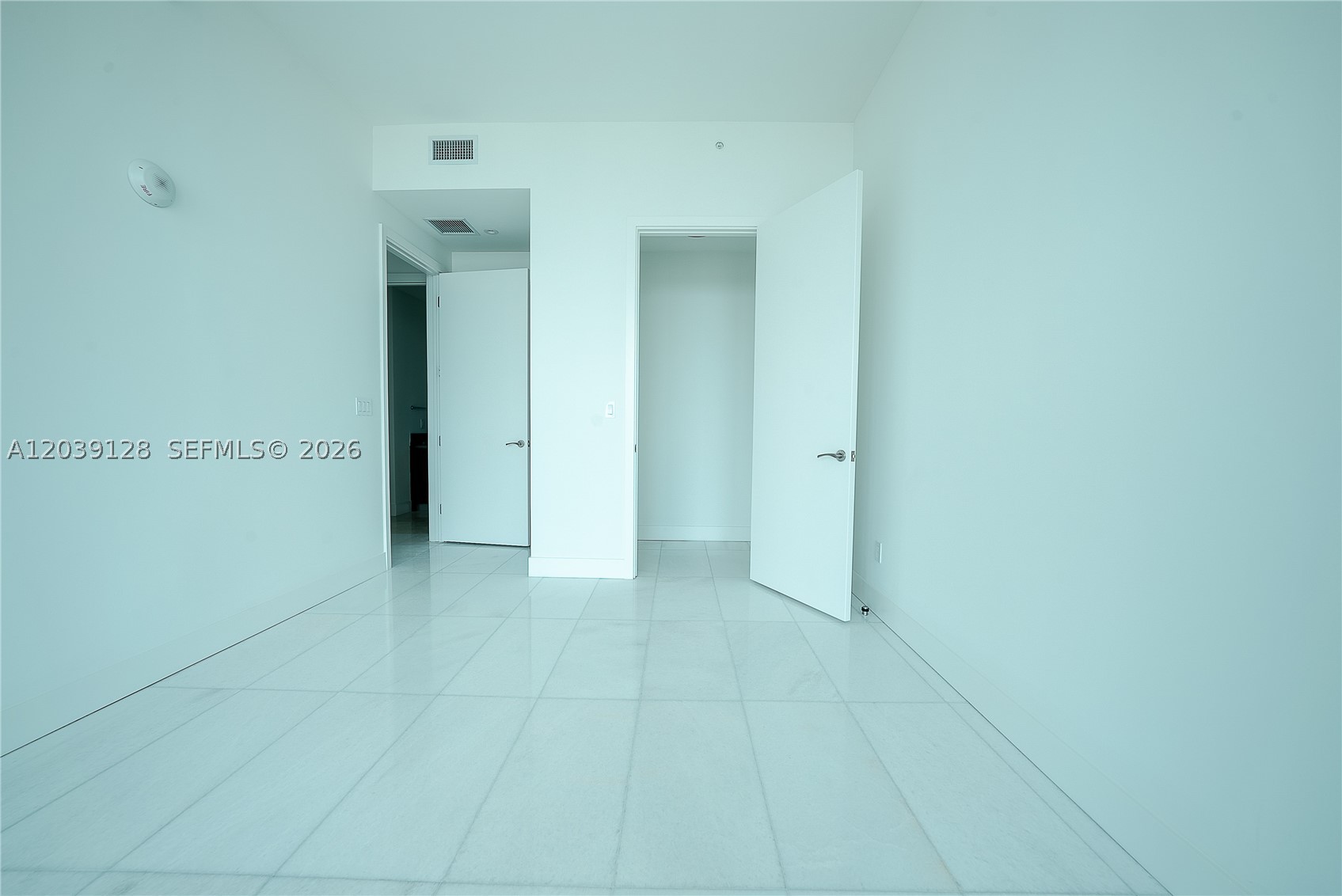 A12039128 Property Photo 24