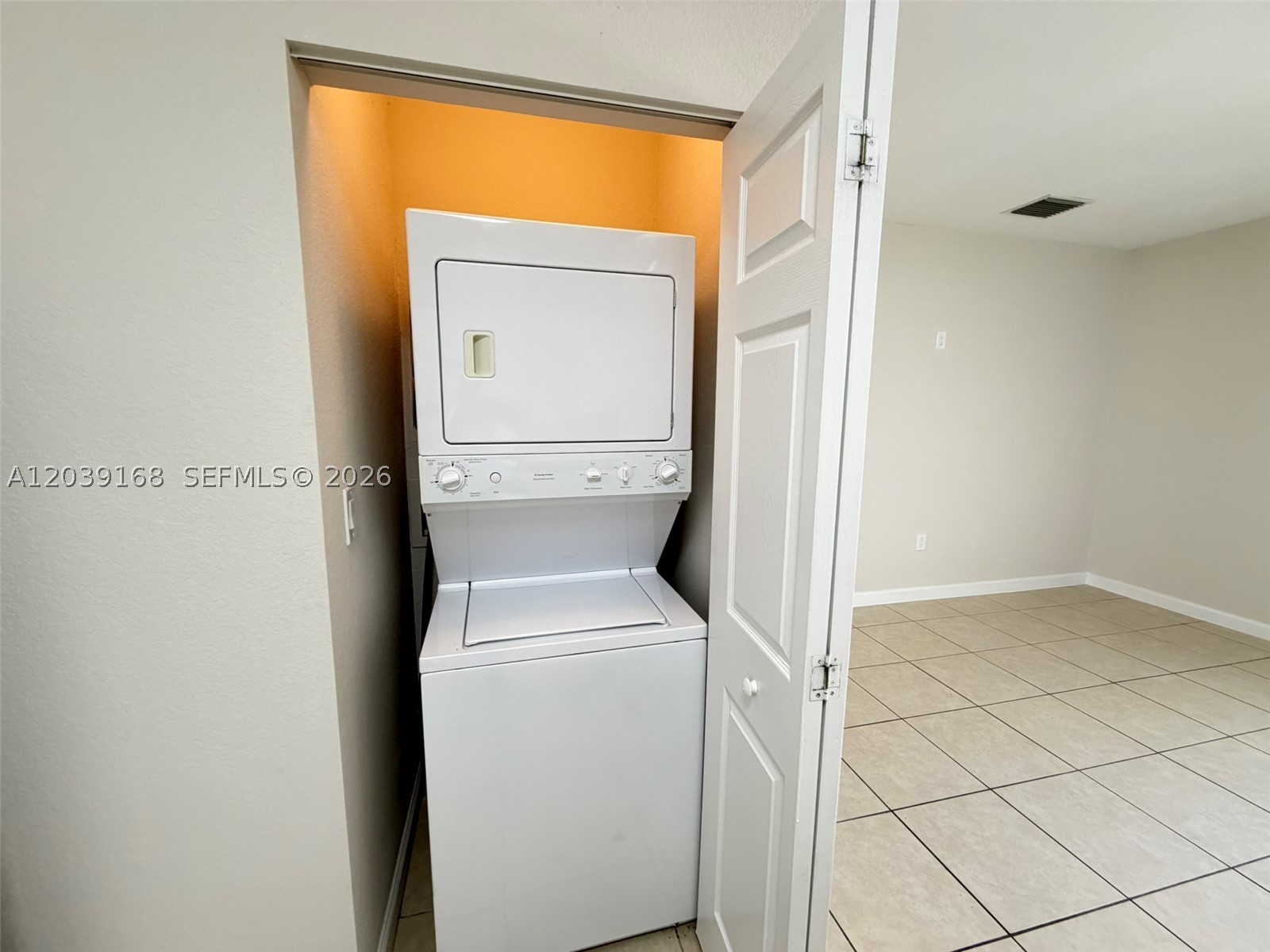 1720 Ne 33rd Ave 102-5 Property Photo 11