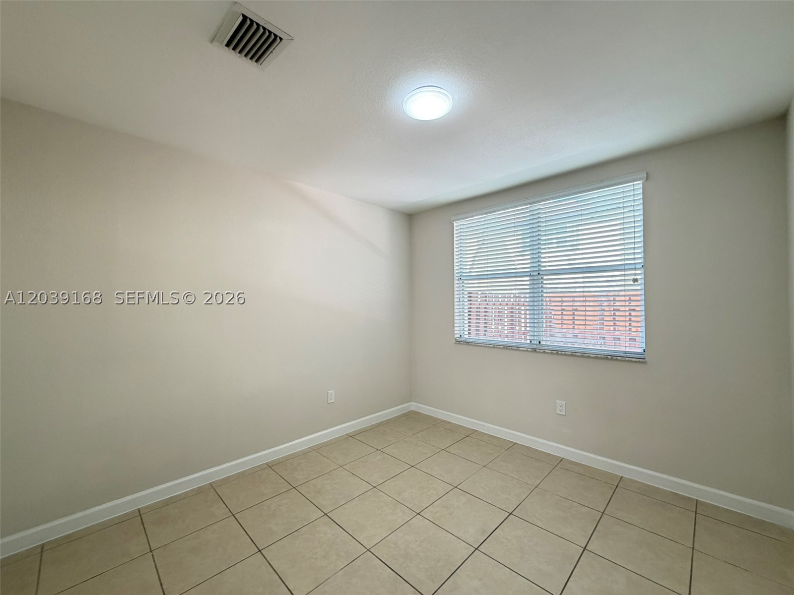 1720 Ne 33rd Ave 102-5 Property Photo 13