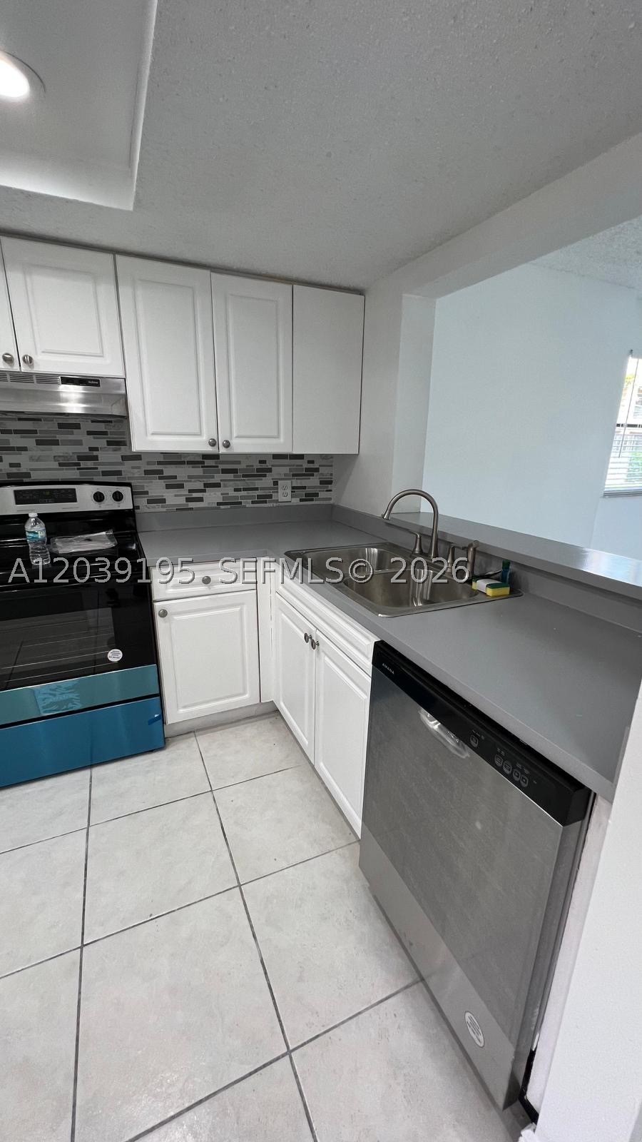 A12039195 Property Photo 10