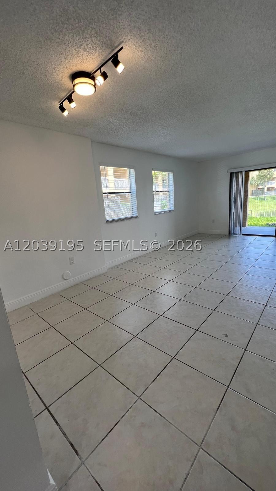 A12039195 Property Photo 12