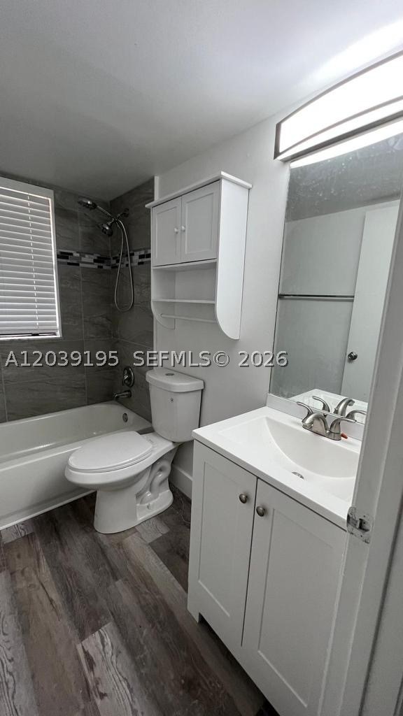A12039195 Property Photo 24