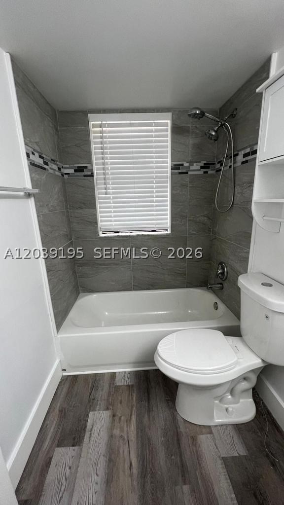 A12039195 Property Photo 25
