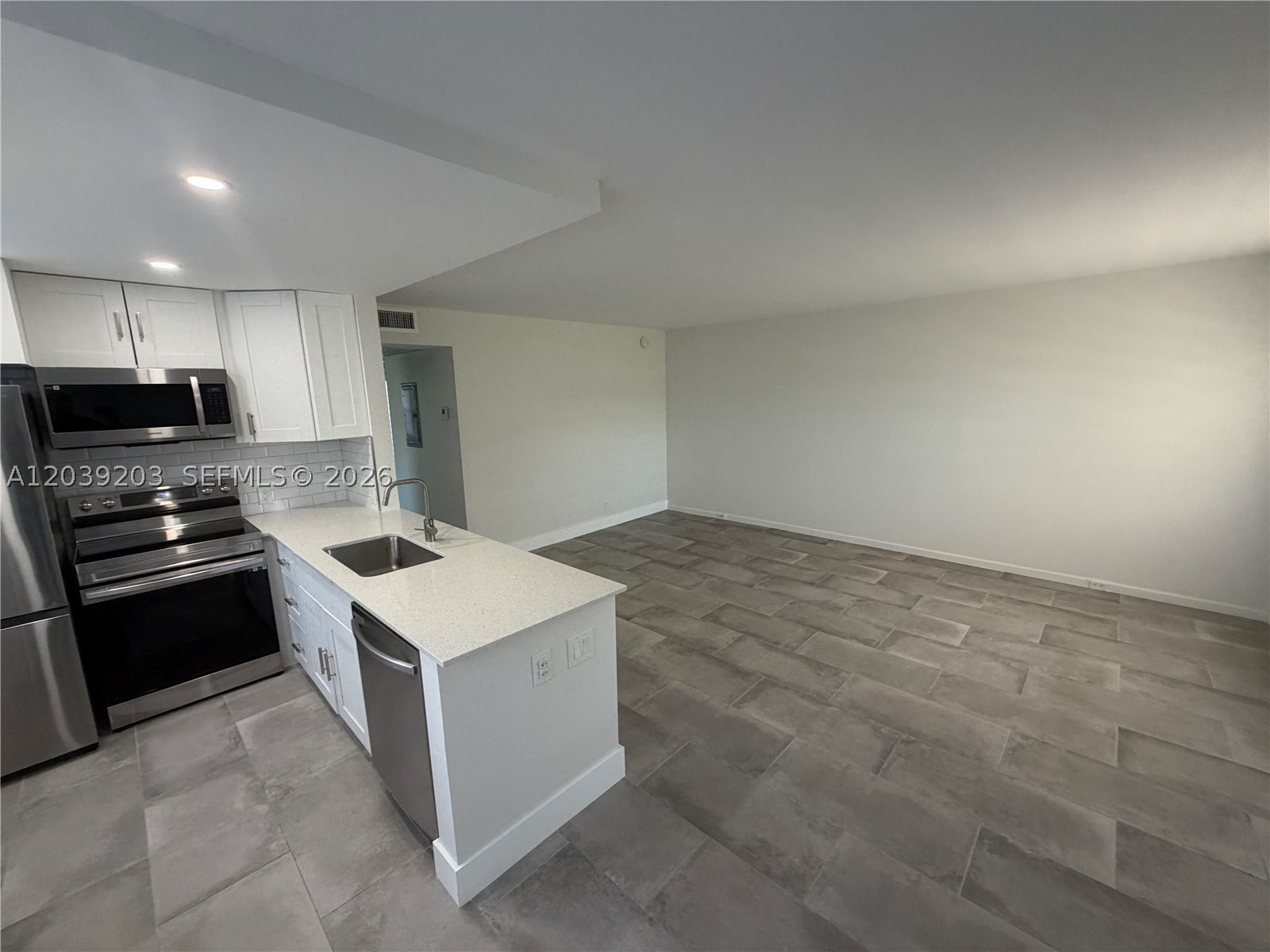 136 Brighton D 136 Property Photo 9