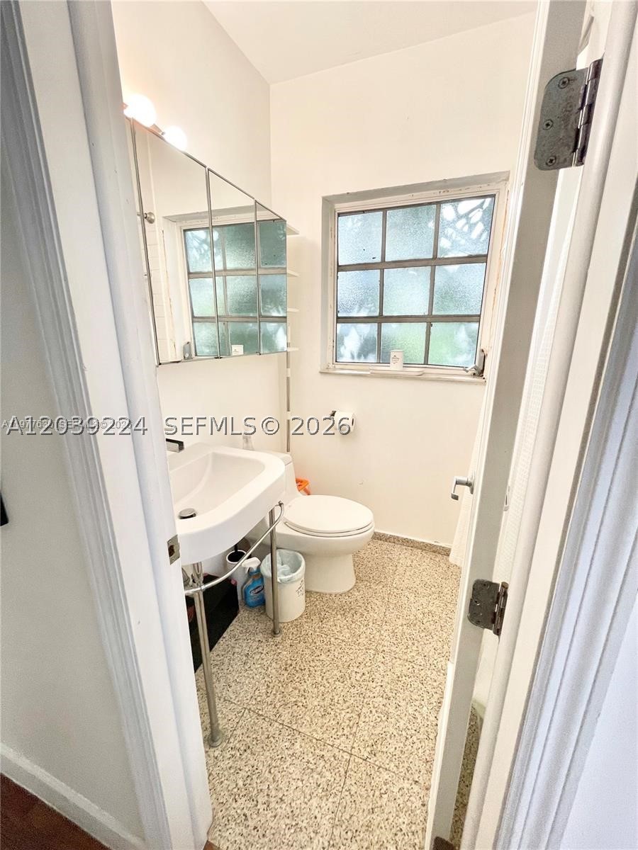 439 15th St 18 Property Photo 19