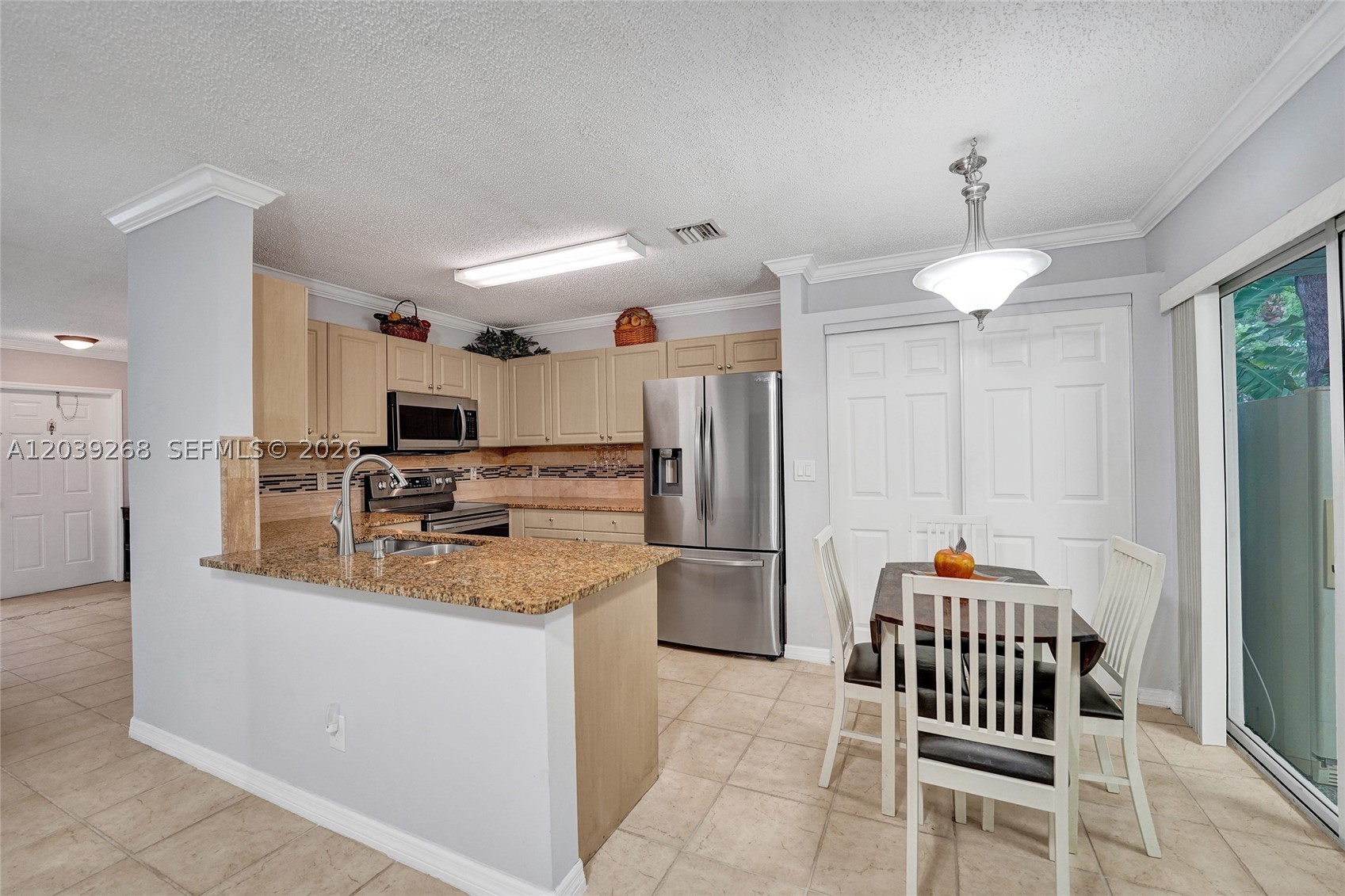 806 Nw 208th Way Property Photo 10