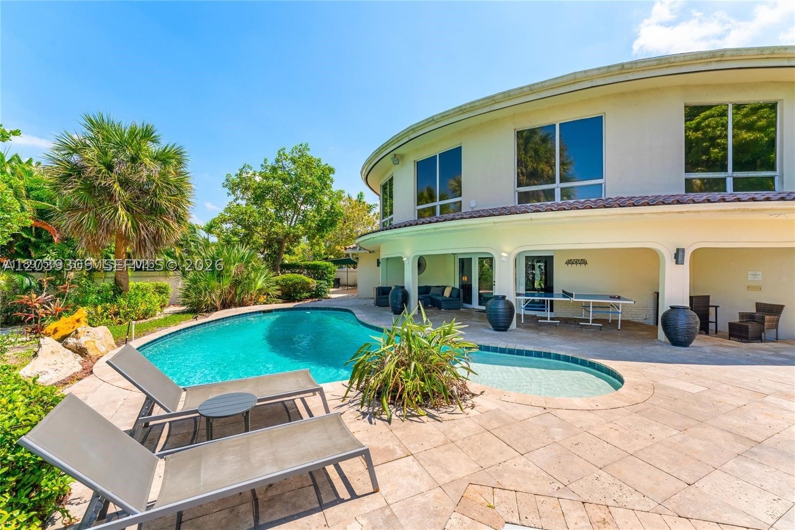 1809 Coral Gardens Dr Property Photo 2