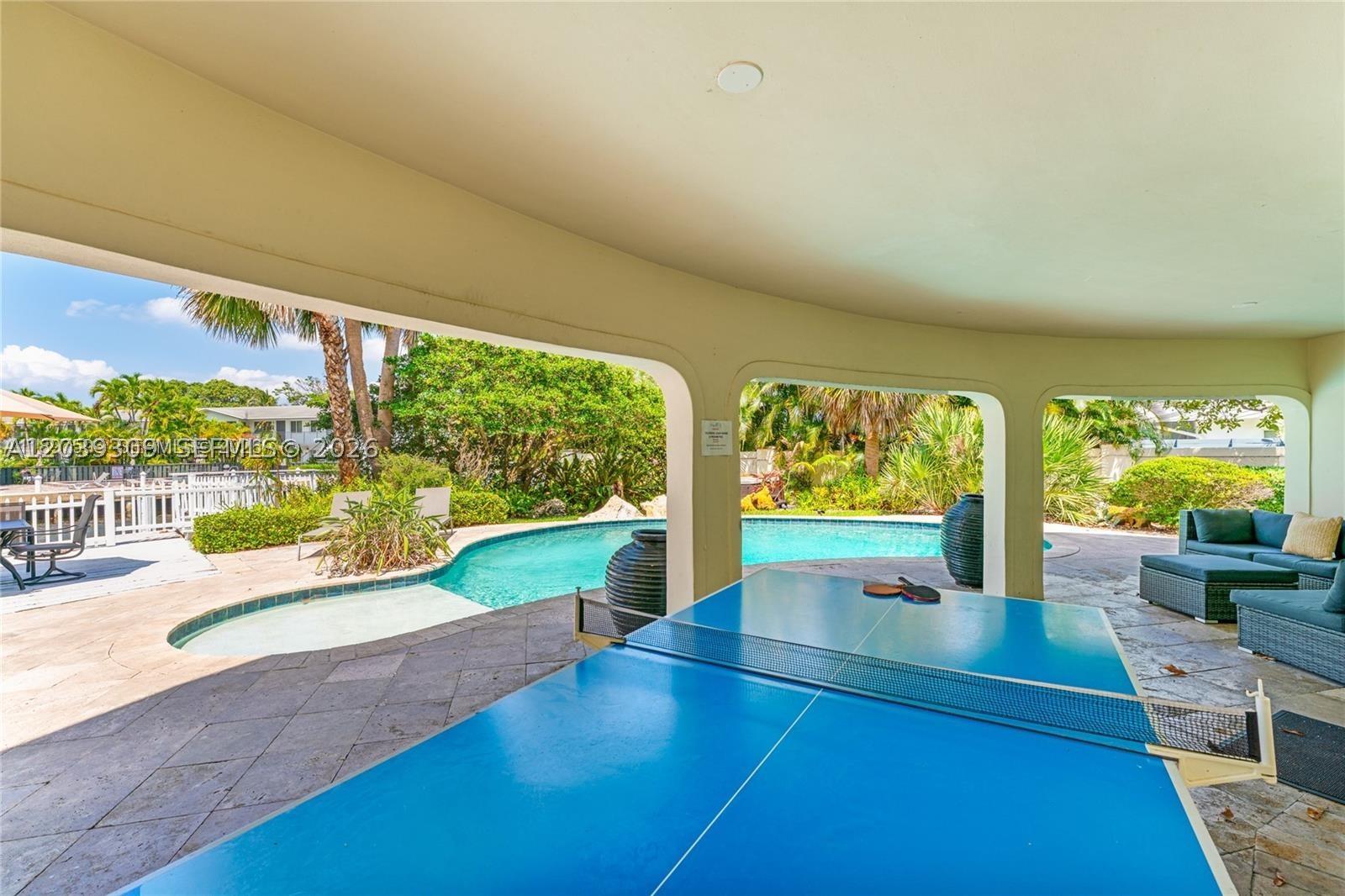 1809 Coral Gardens Dr Property Photo 4