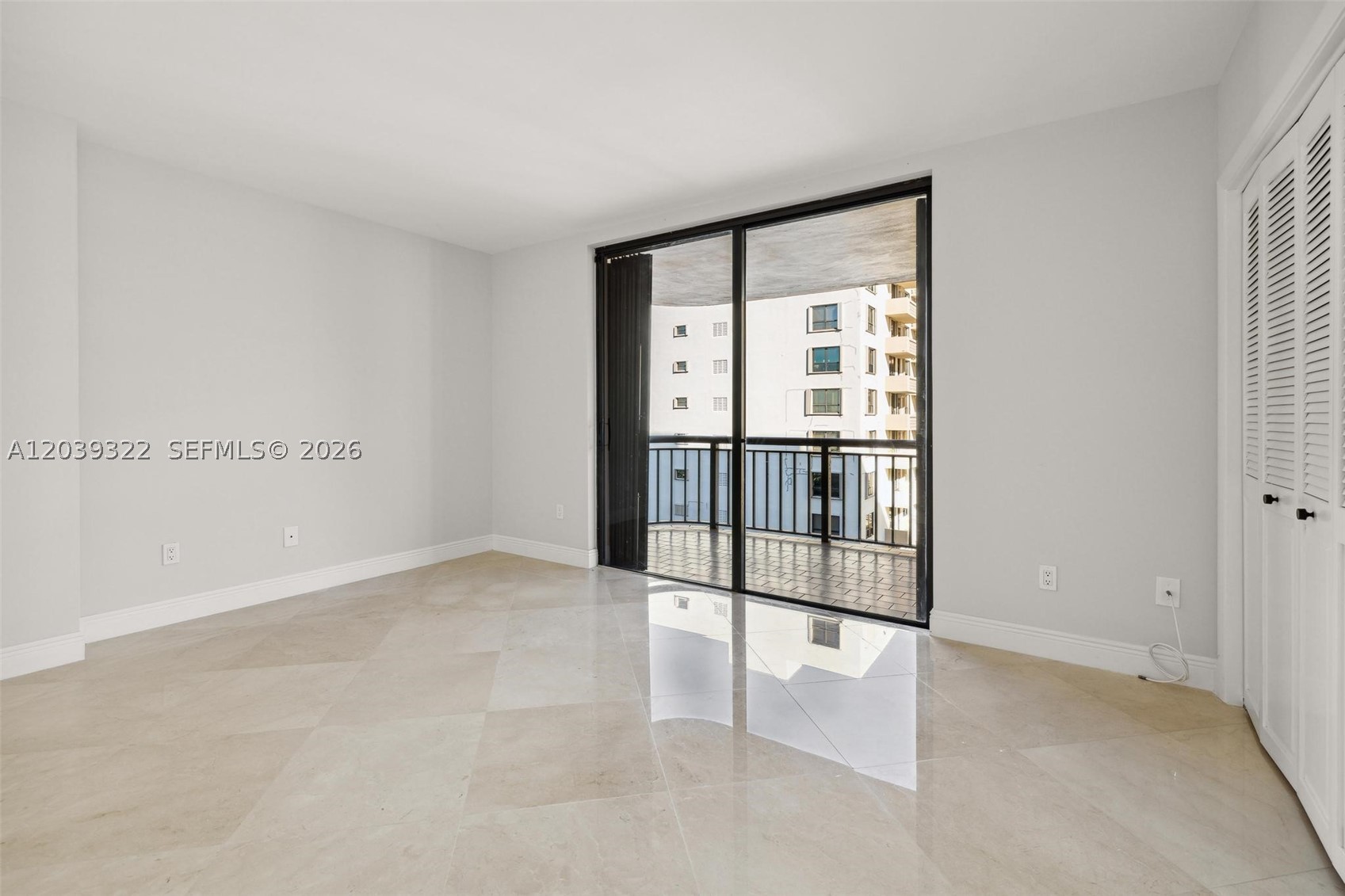 10175 Collins Ave 907 Property Photo 17