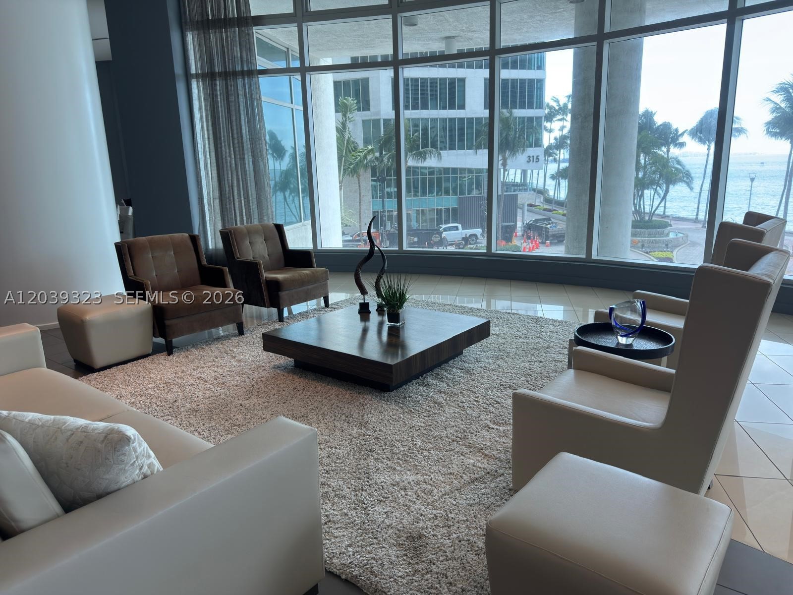300 S Biscayne Blvd T-3703 Property Photo 23