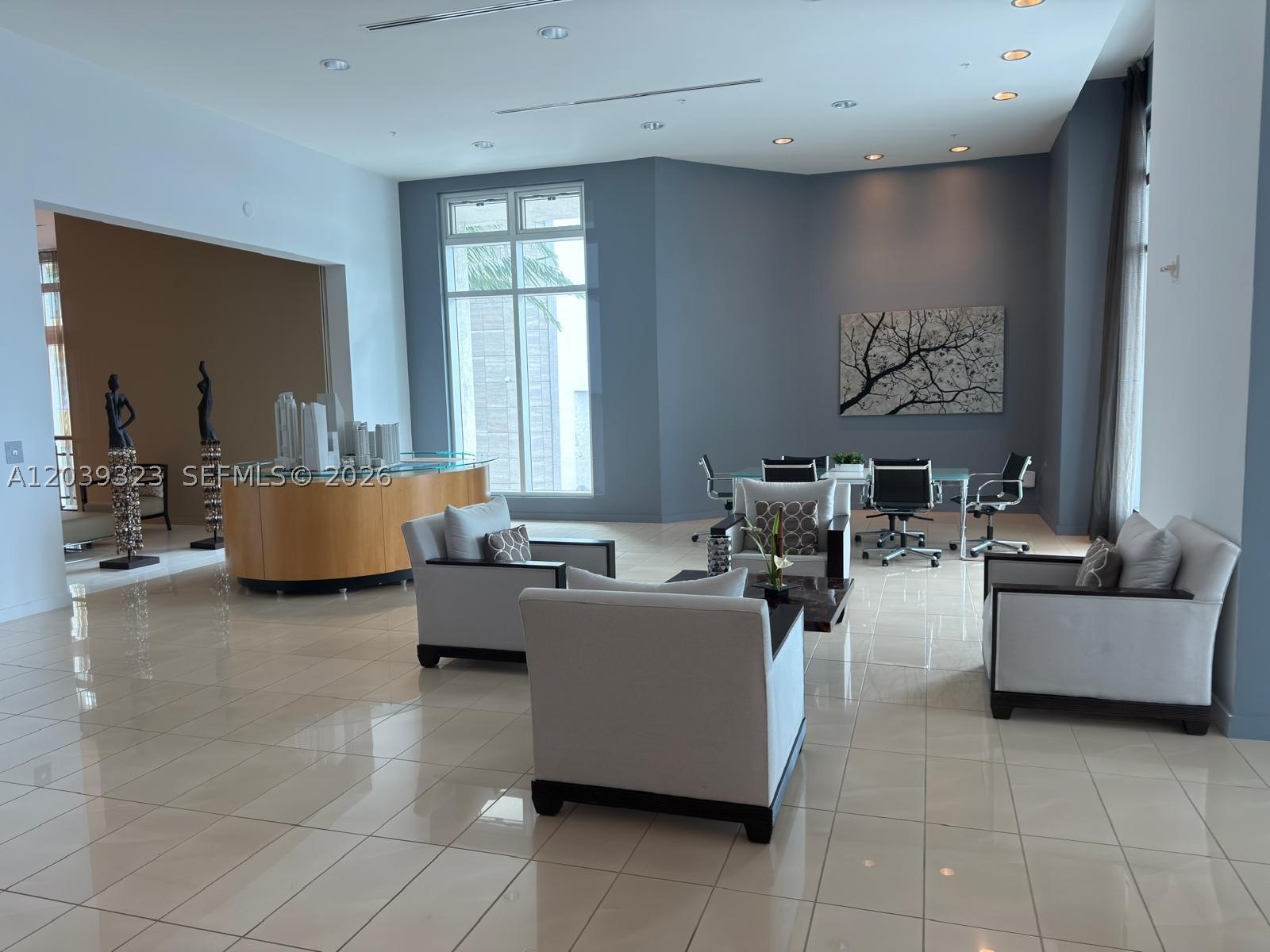 300 S Biscayne Blvd T-3703 Property Photo 25