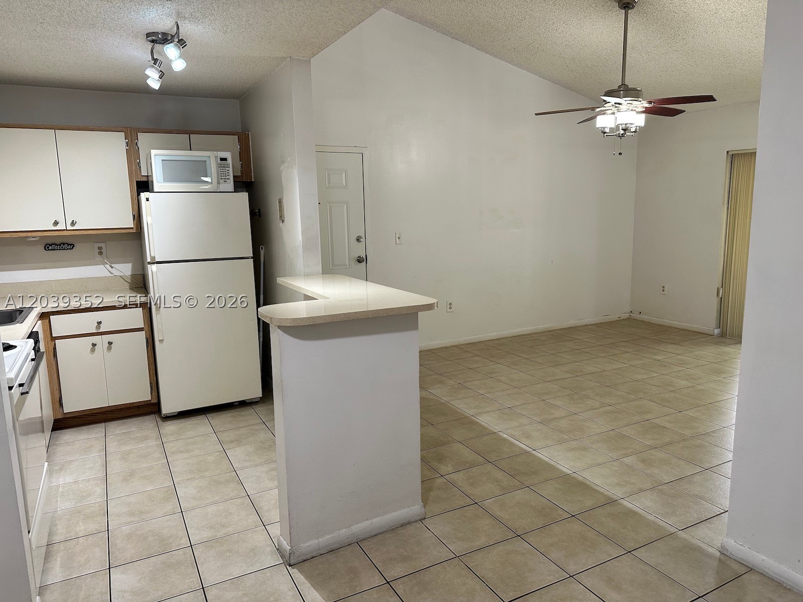7200 Nw 179th St 311 Property Photo 4