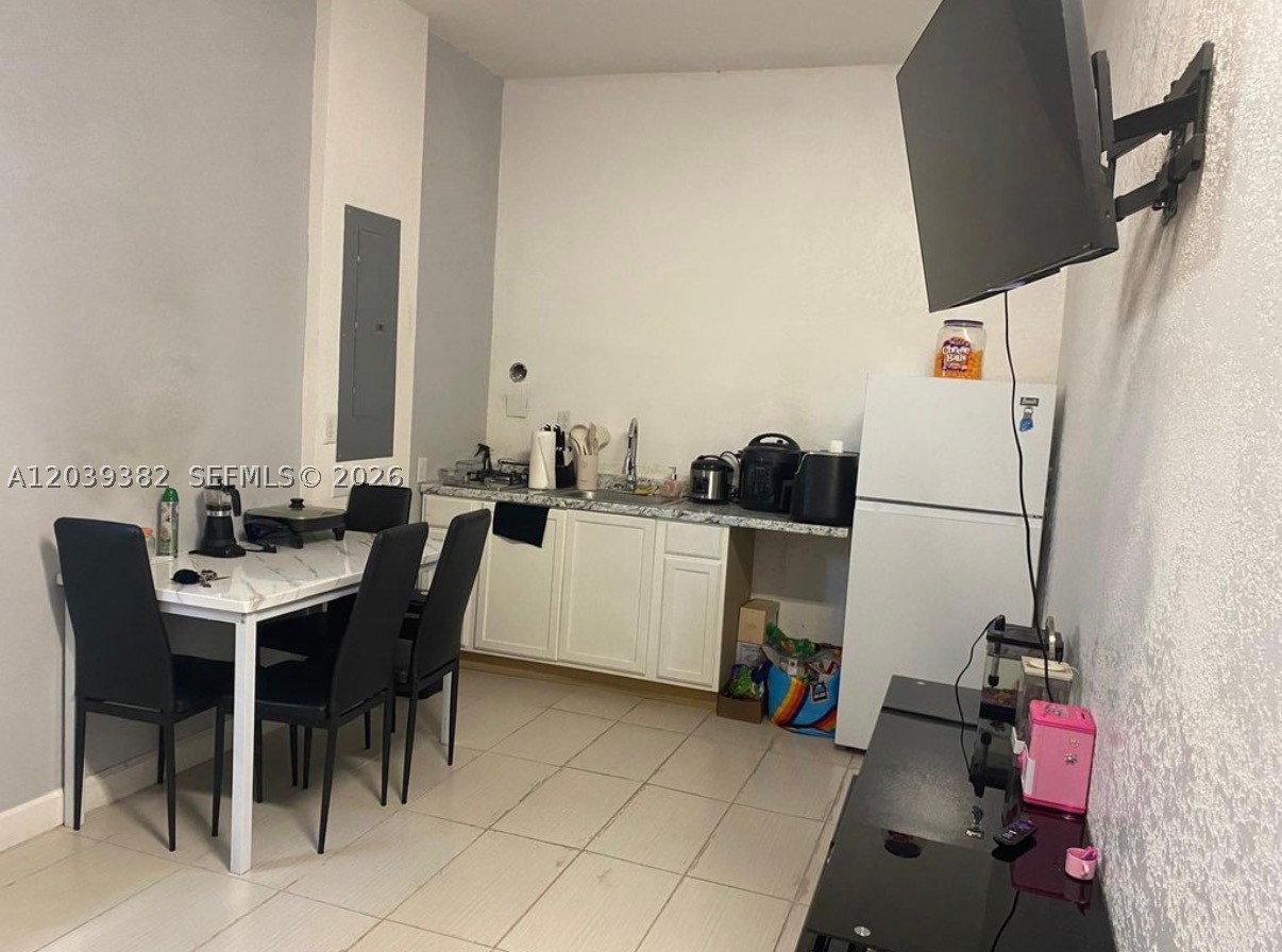 A12039382 Property Photo 4