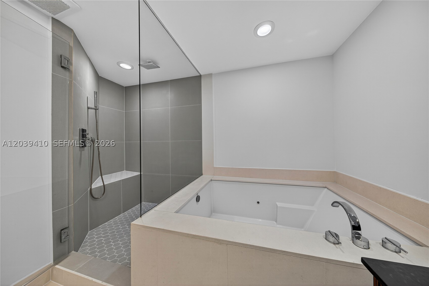 2711 S Ocean Dr 3102 Property Photo 16