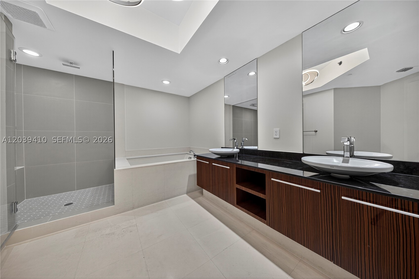 2711 S Ocean Dr 3102 Property Photo 18