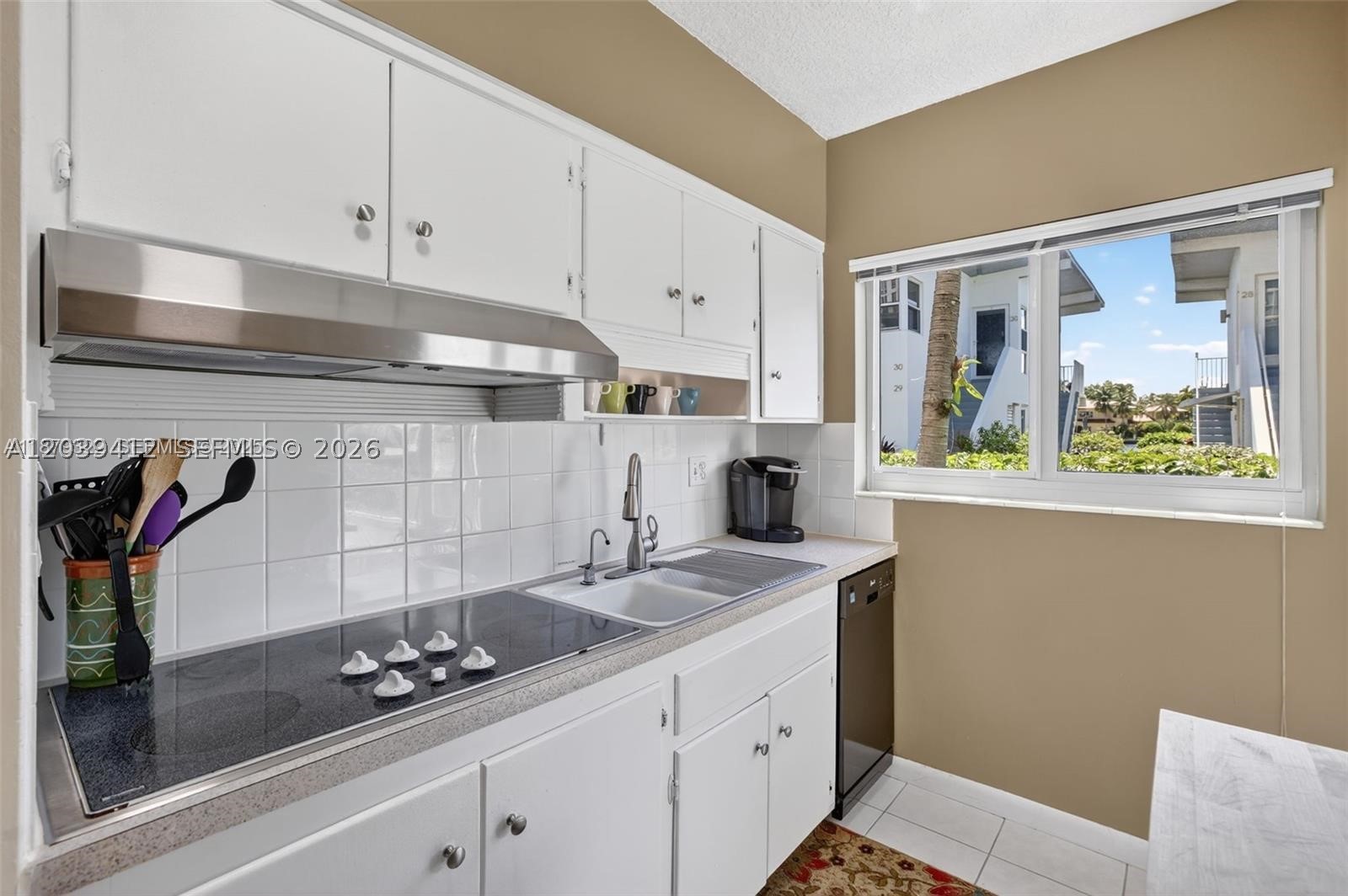 425 Bayshore Dr D-3 Property Photo 7