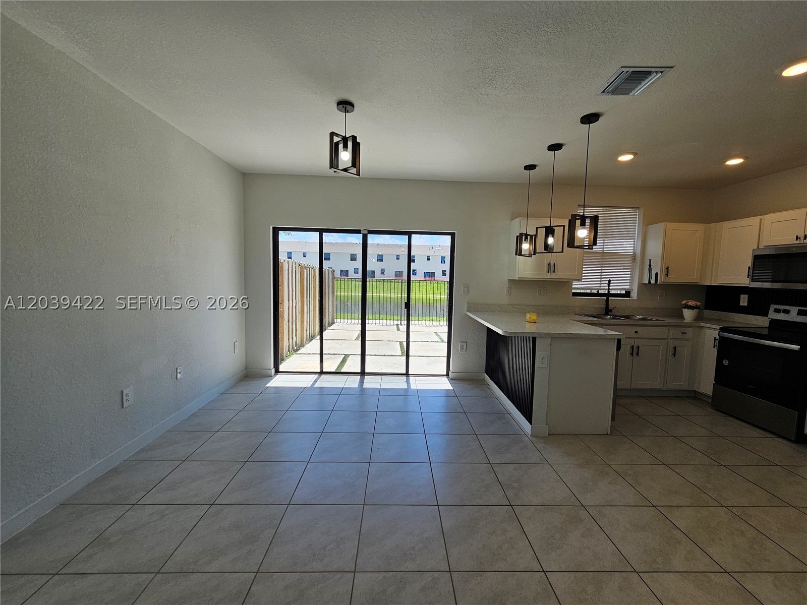 1473 Ne 5th Ave 1473 Property Photo 4