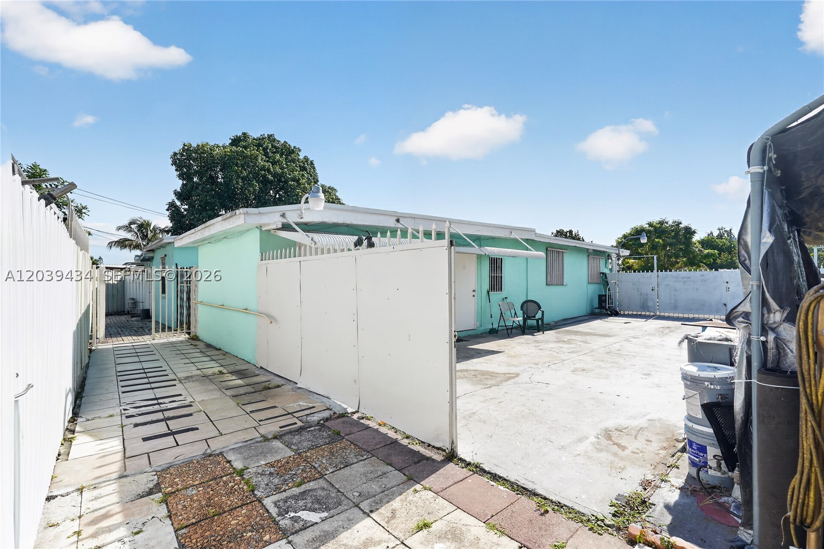 A12039434 Property Photo 31