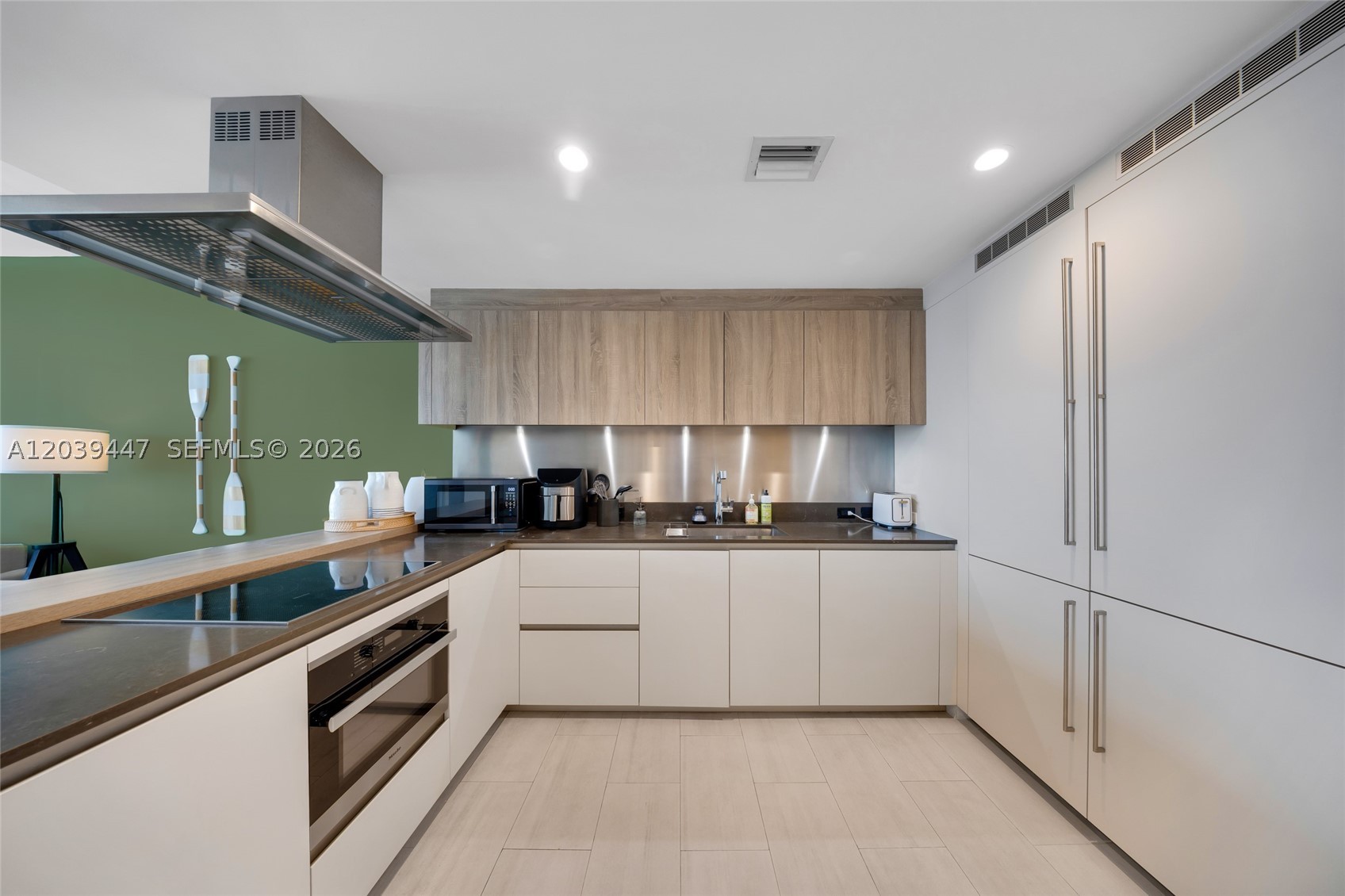 1000 Brickell Plz 4704 Property Photo 2