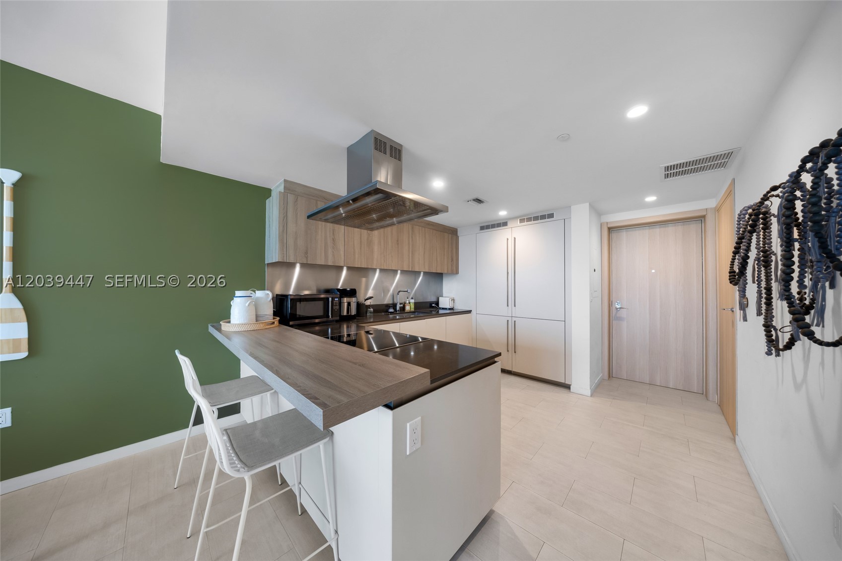 1000 Brickell Plz 4704 Property Photo 3