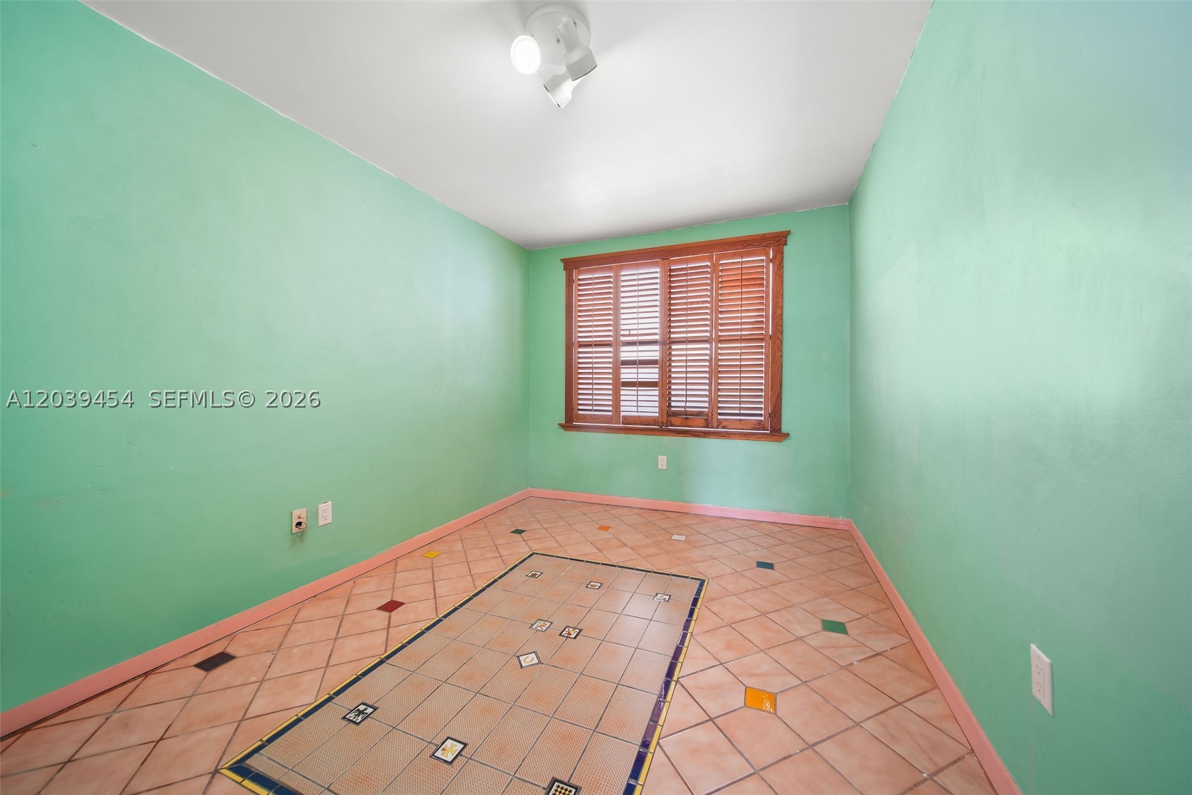 819 5th St Property Photo 16