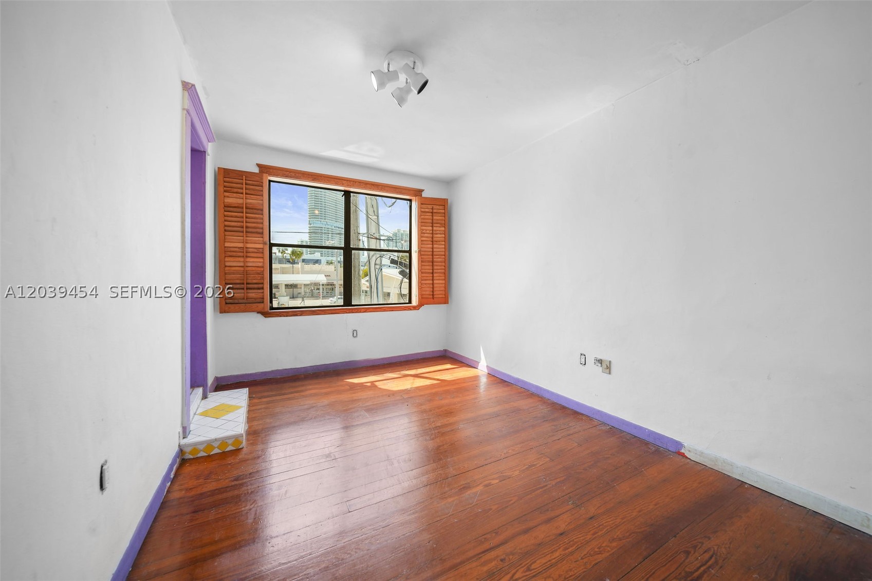 819 5th St Property Photo 22