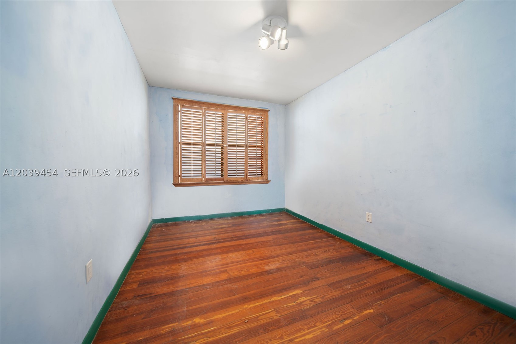 819 5th St Property Photo 23