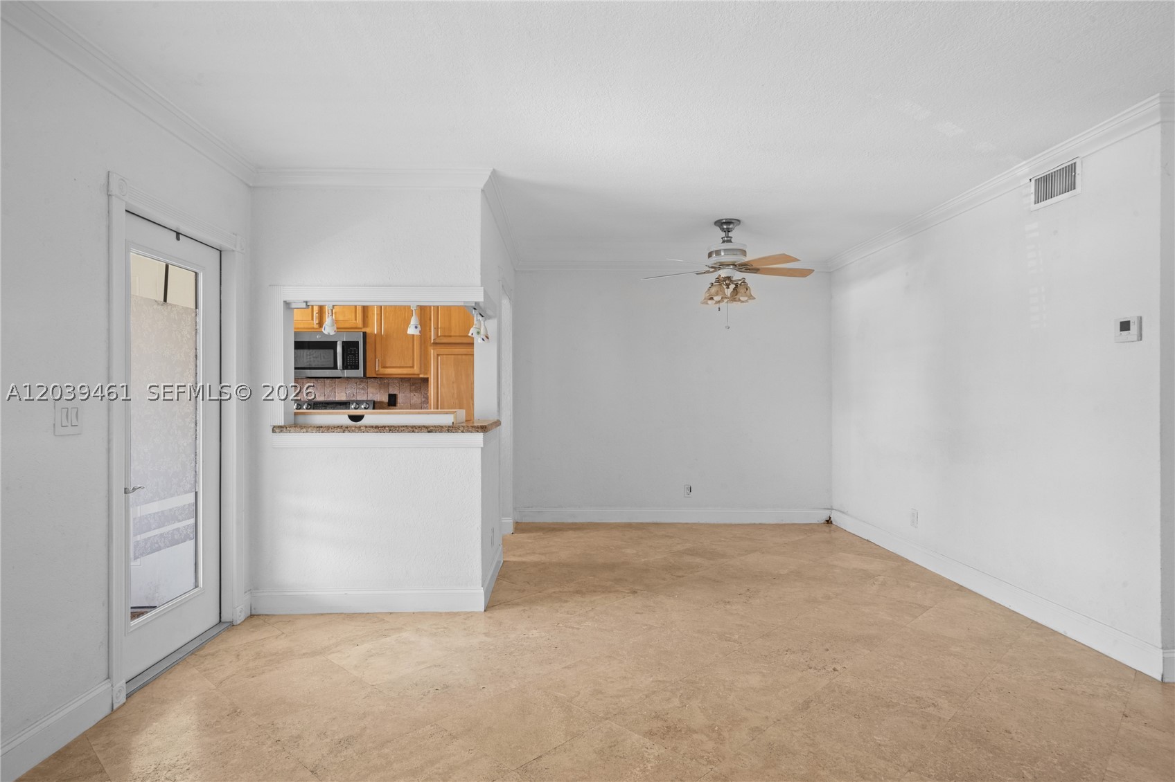 541 Blue Heron Dr 308 Property Photo 4