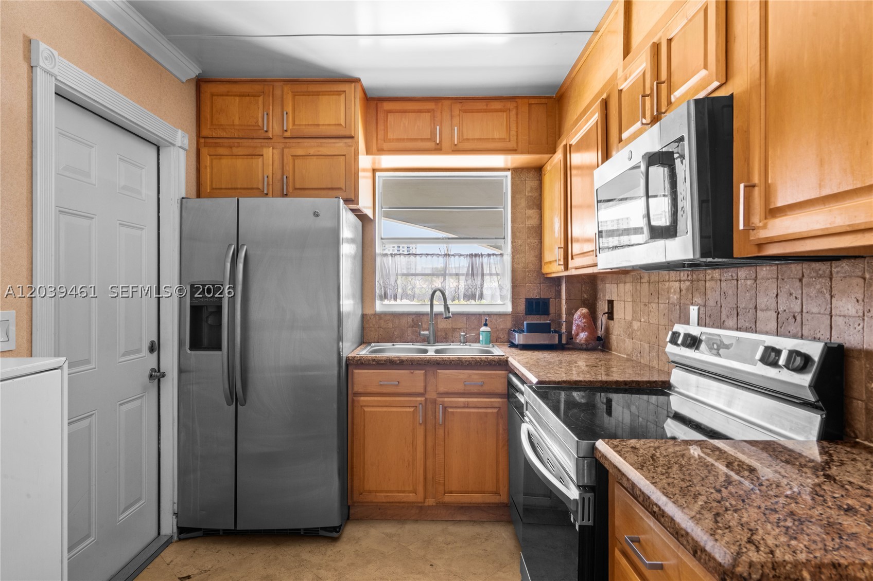 541 Blue Heron Dr 308 Property Photo 5