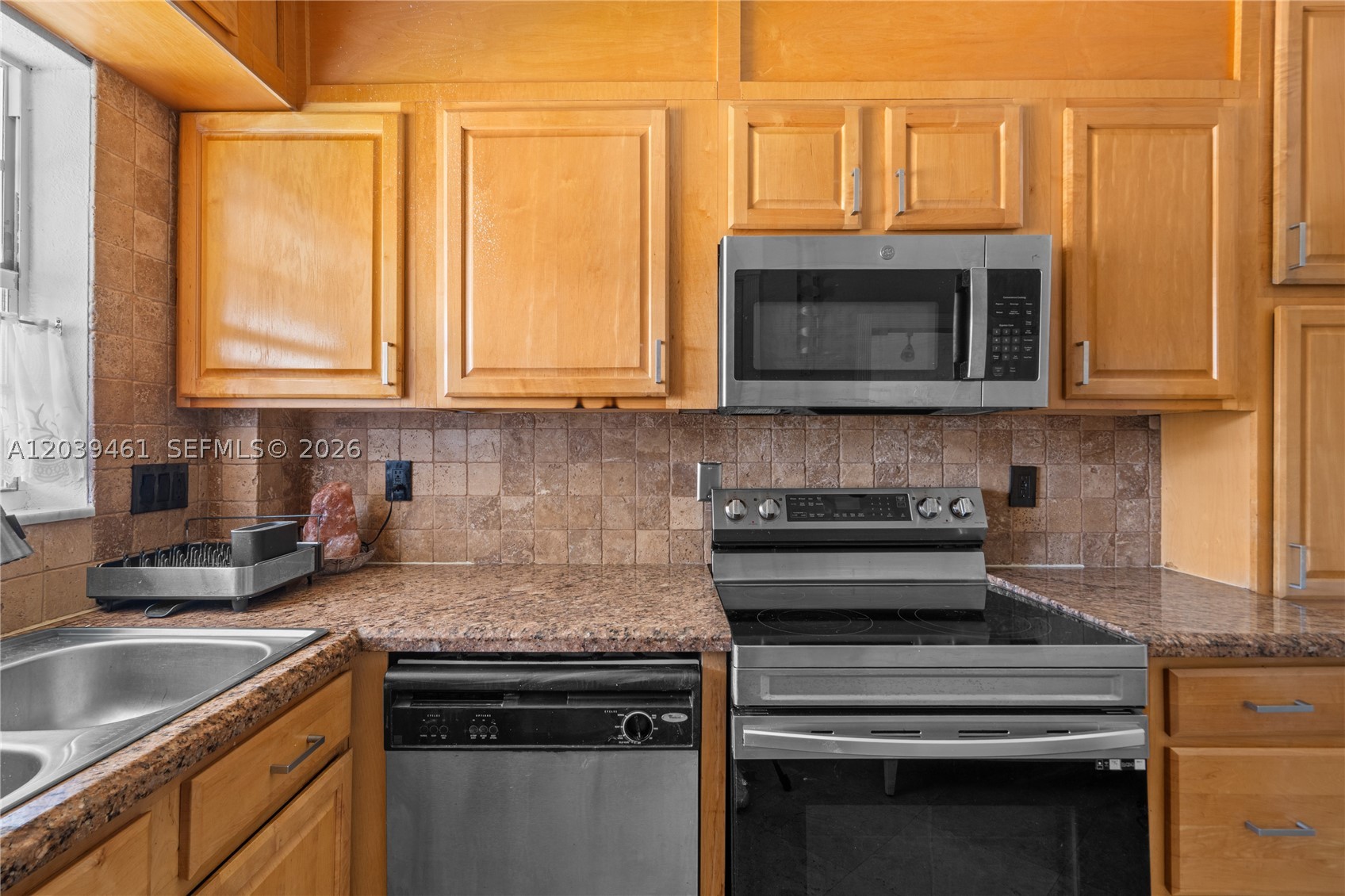 541 Blue Heron Dr 308 Property Photo 6