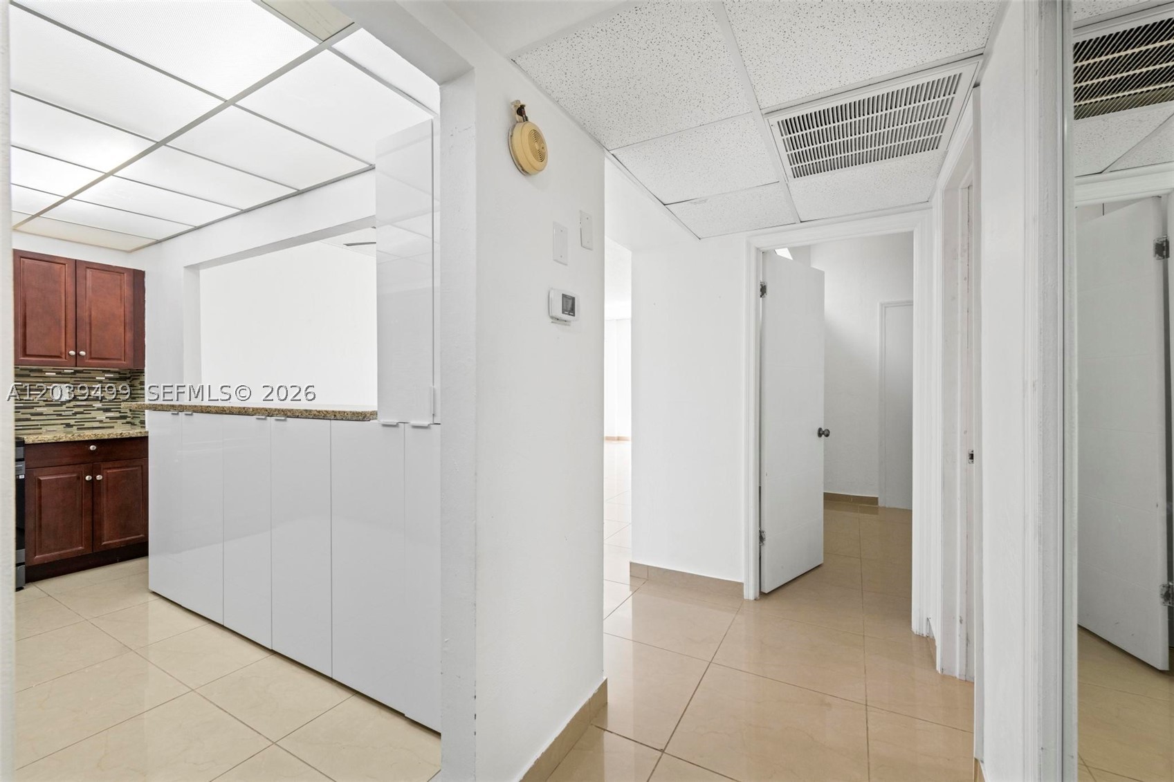 19380 Collins Ave Ph-6 Property Photo 5