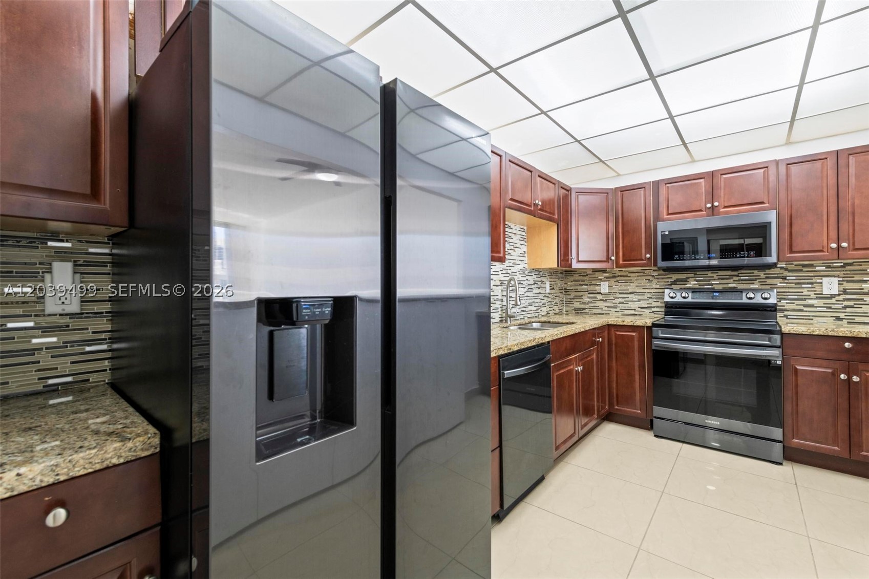 19380 Collins Ave Ph-6 Property Photo 7