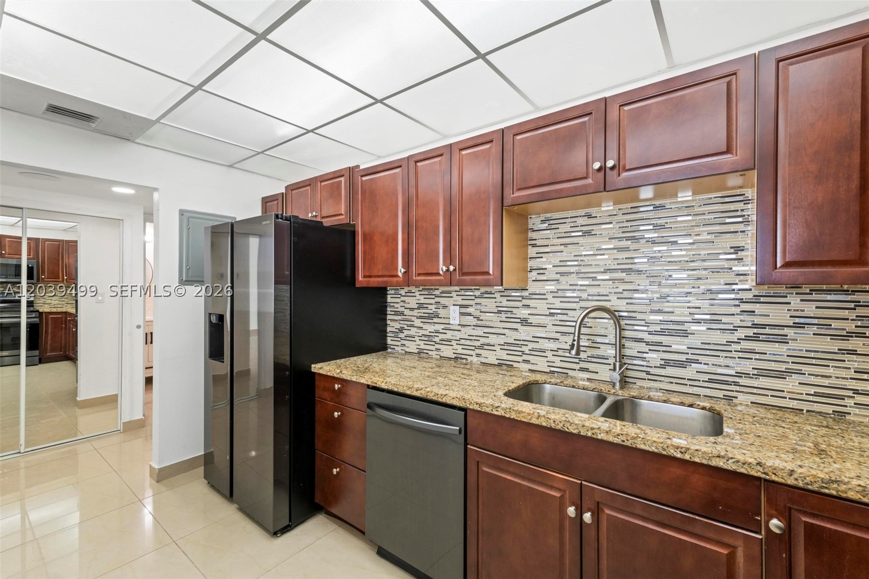 19380 Collins Ave Ph-6 Property Photo 8