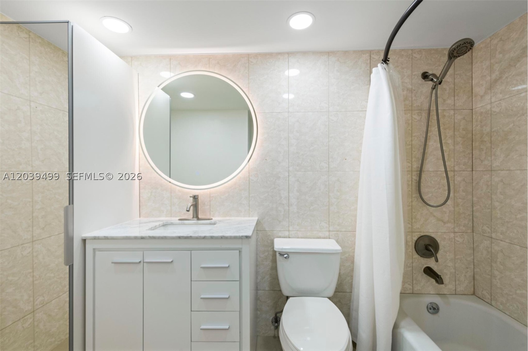 19380 Collins Ave Ph-6 Property Photo 17