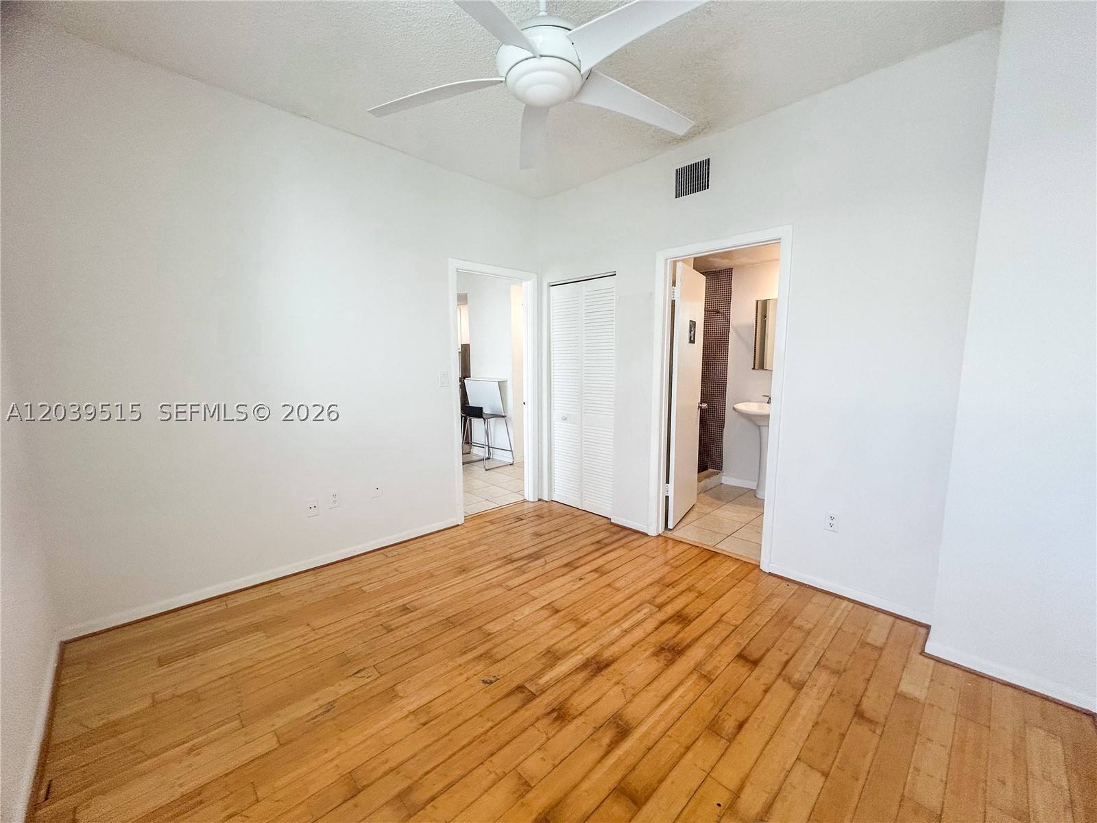 1218 Drexel Ave 204 Property Photo 5