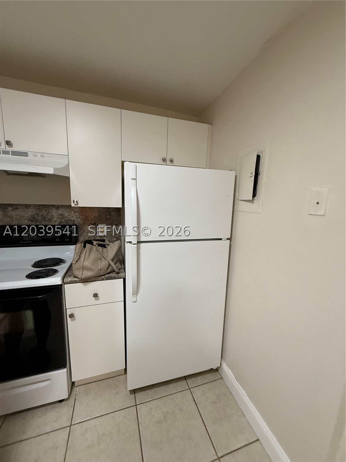 4205 N University Dr 309 Property Photo 2