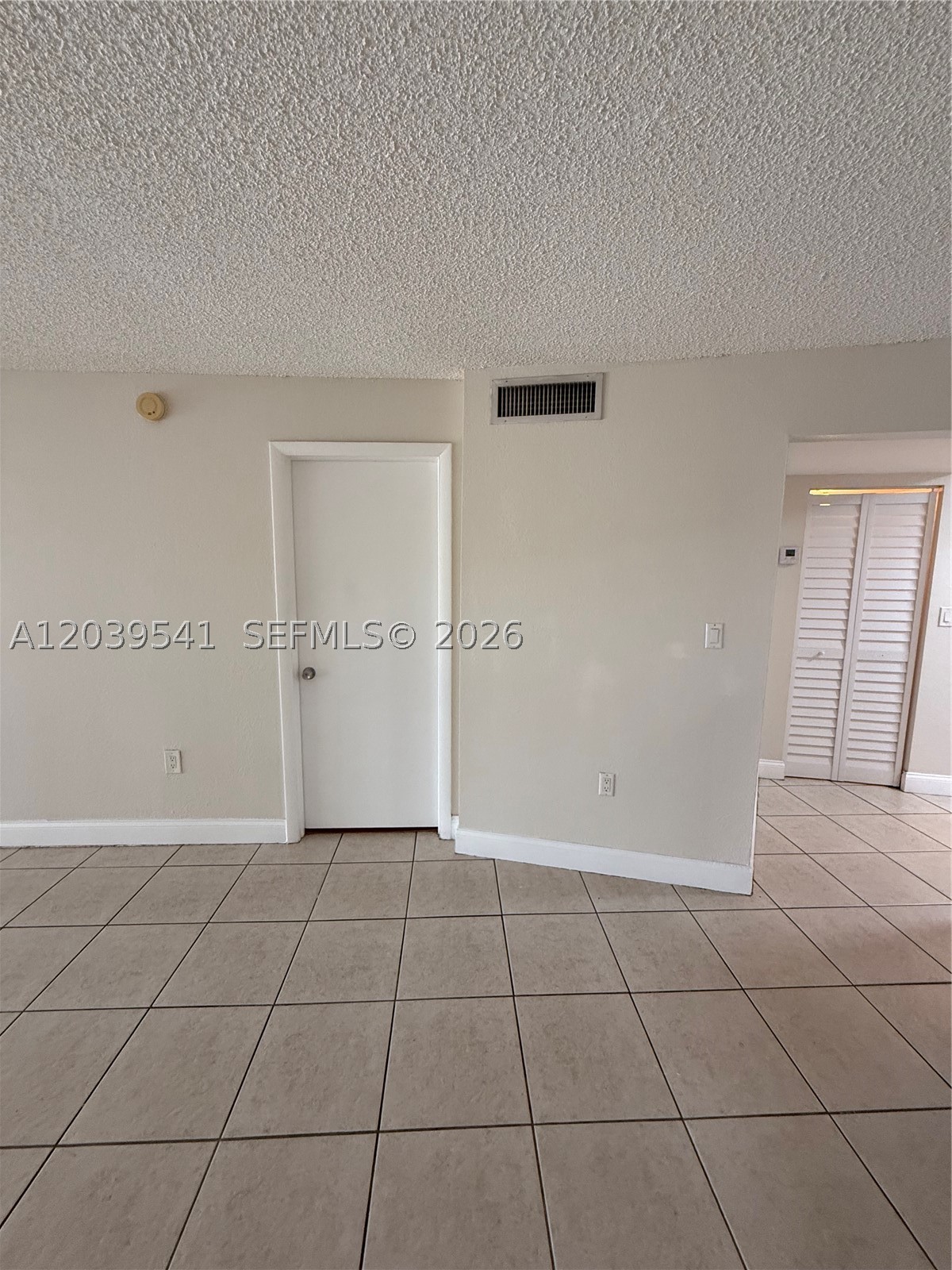 4205 N University Dr 309 Property Photo 6