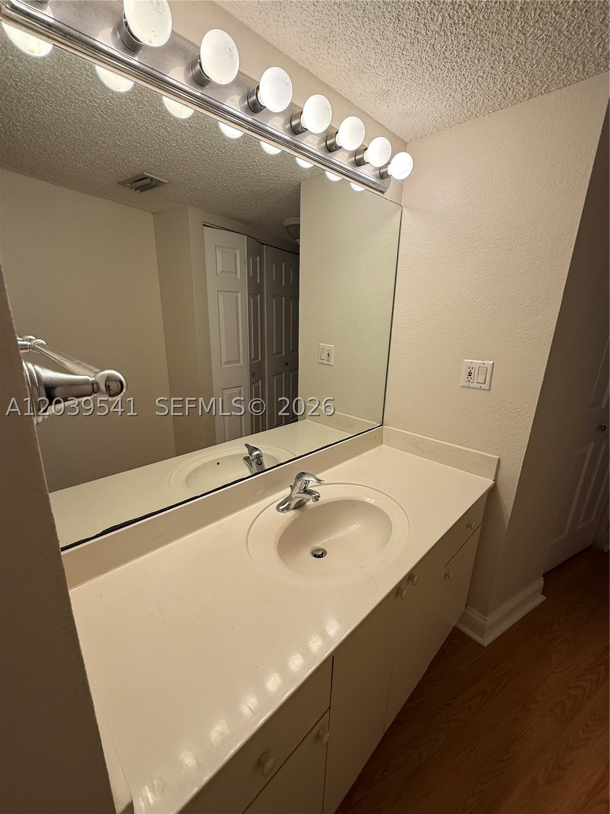 4205 N University Dr 309 Property Photo 17