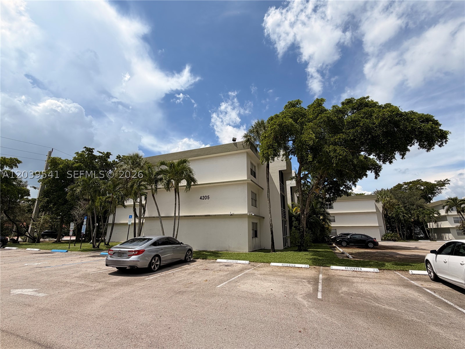 4205 N University Dr 309 Property Photo 22