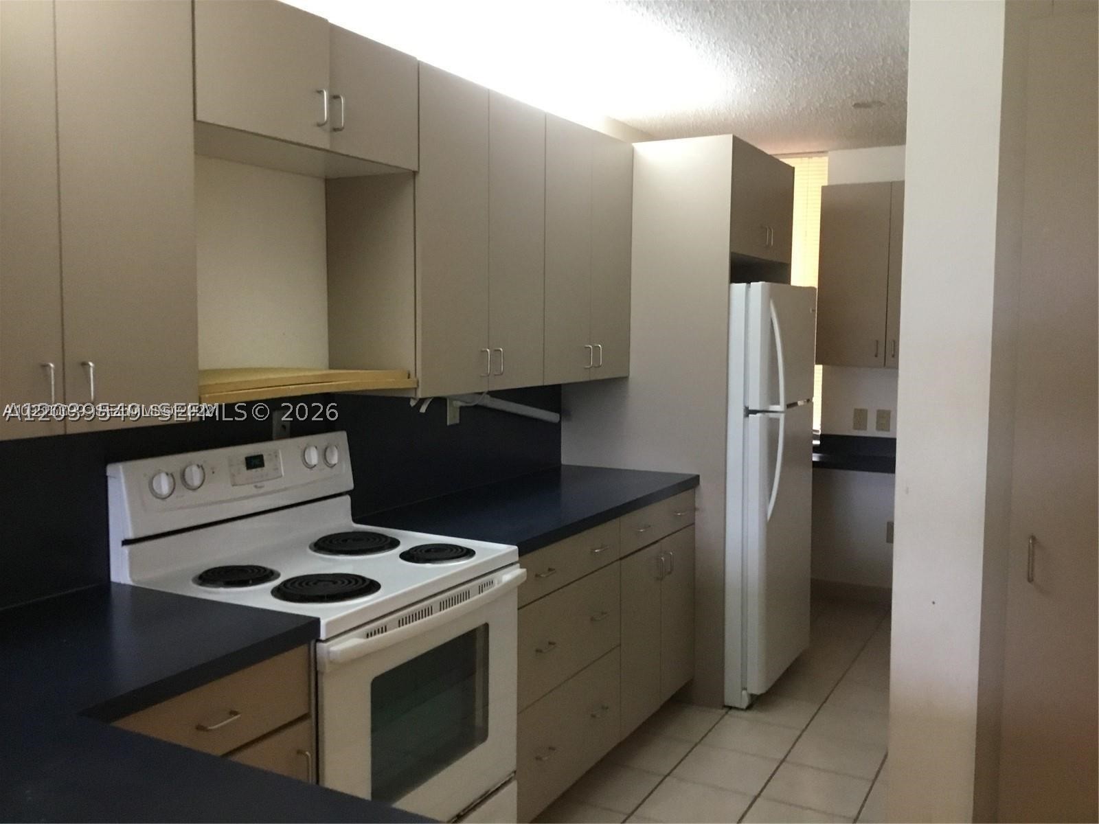 6800 Cypress Rd 411 Property Photo 2