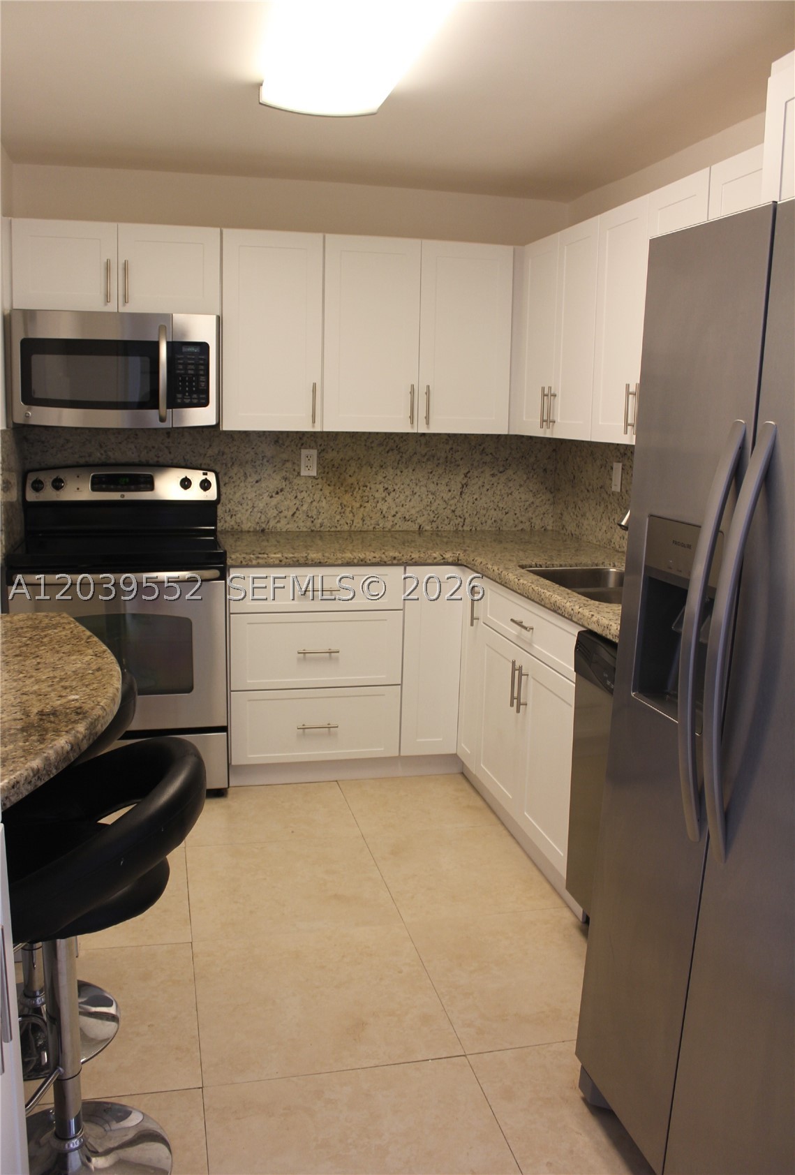 2333 Brickell Ave 1004 Property Photo 3